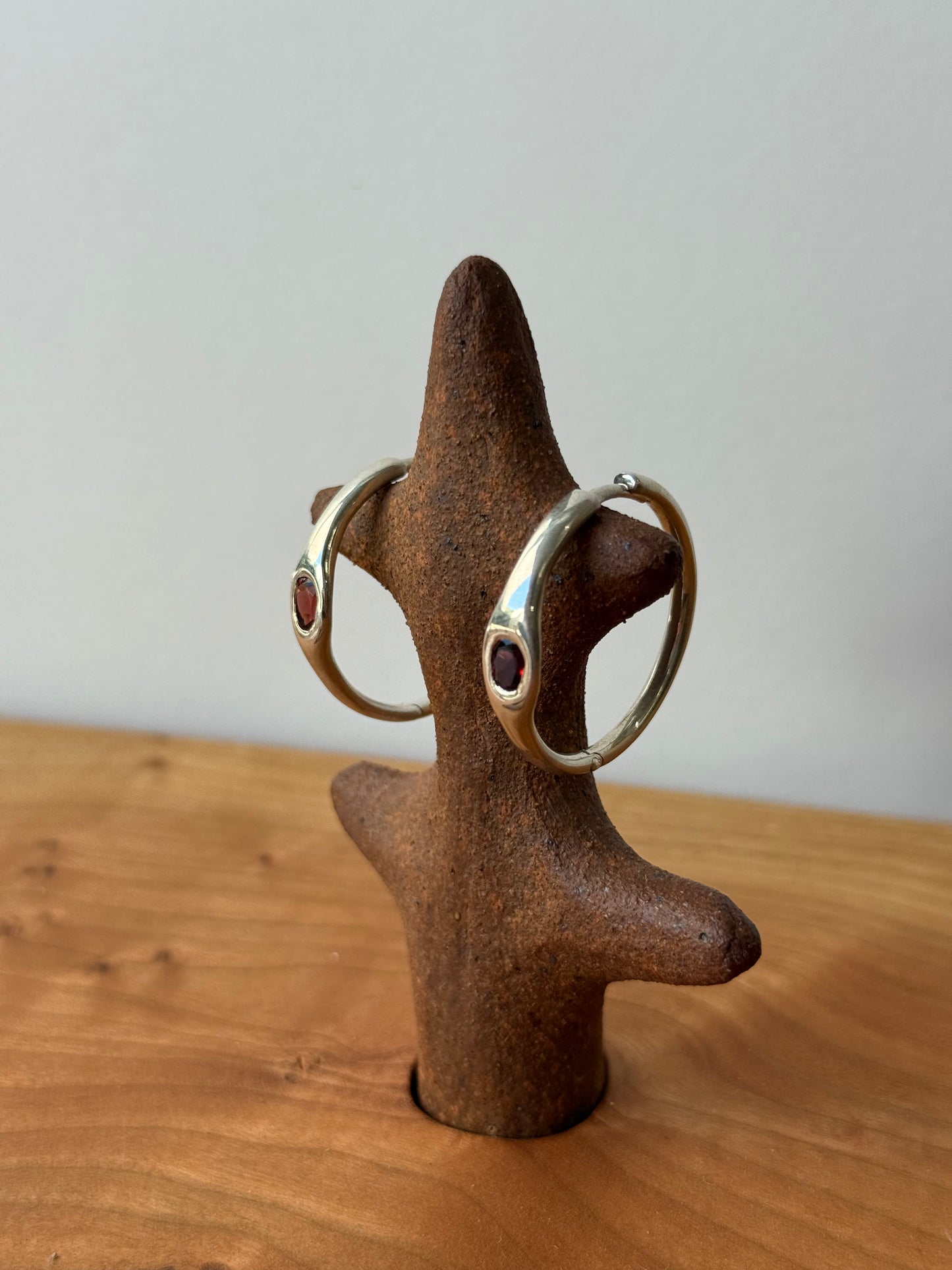 Gemstone Orbita Hoops Garnet Sample