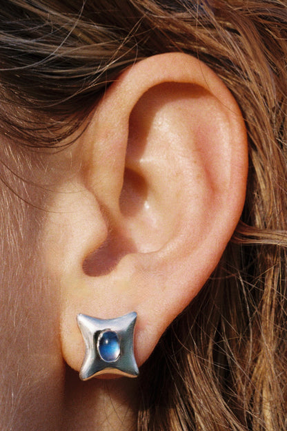 Templo Stud Earrings