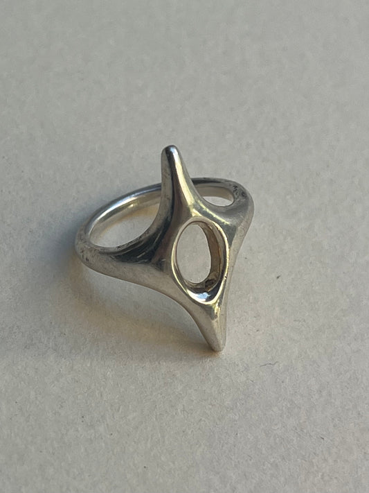 Adivina Ring Sample