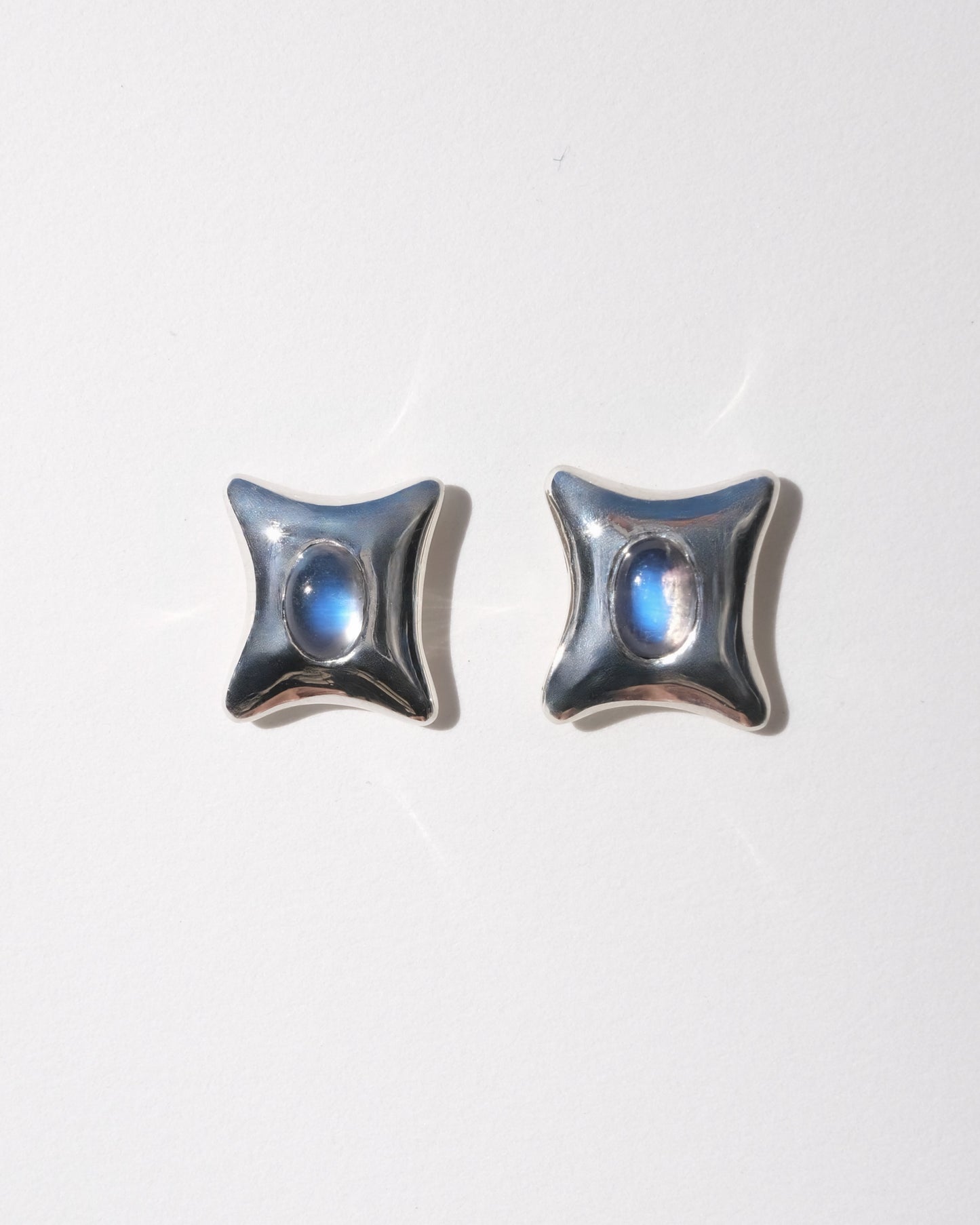 Templo Stud Earrings